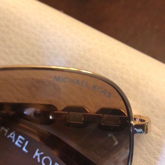 Michael Kors polarized aviators - Picture 2 of 4